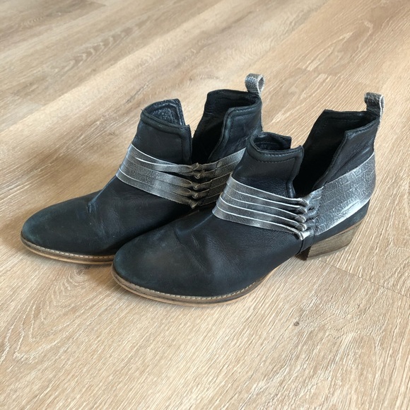 Diba True Black Grey Gray Fall Heeled Booties - Picture 7 of 7